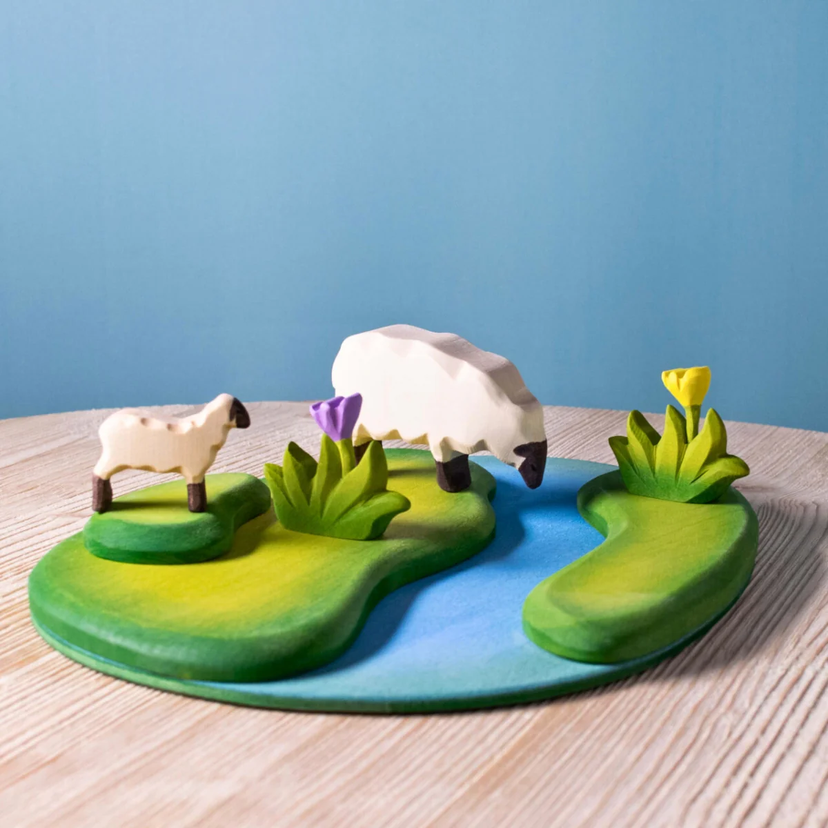 BumbuToys Waterscape Wooden Figures - Sheep & Lamb by the River - Set of 5