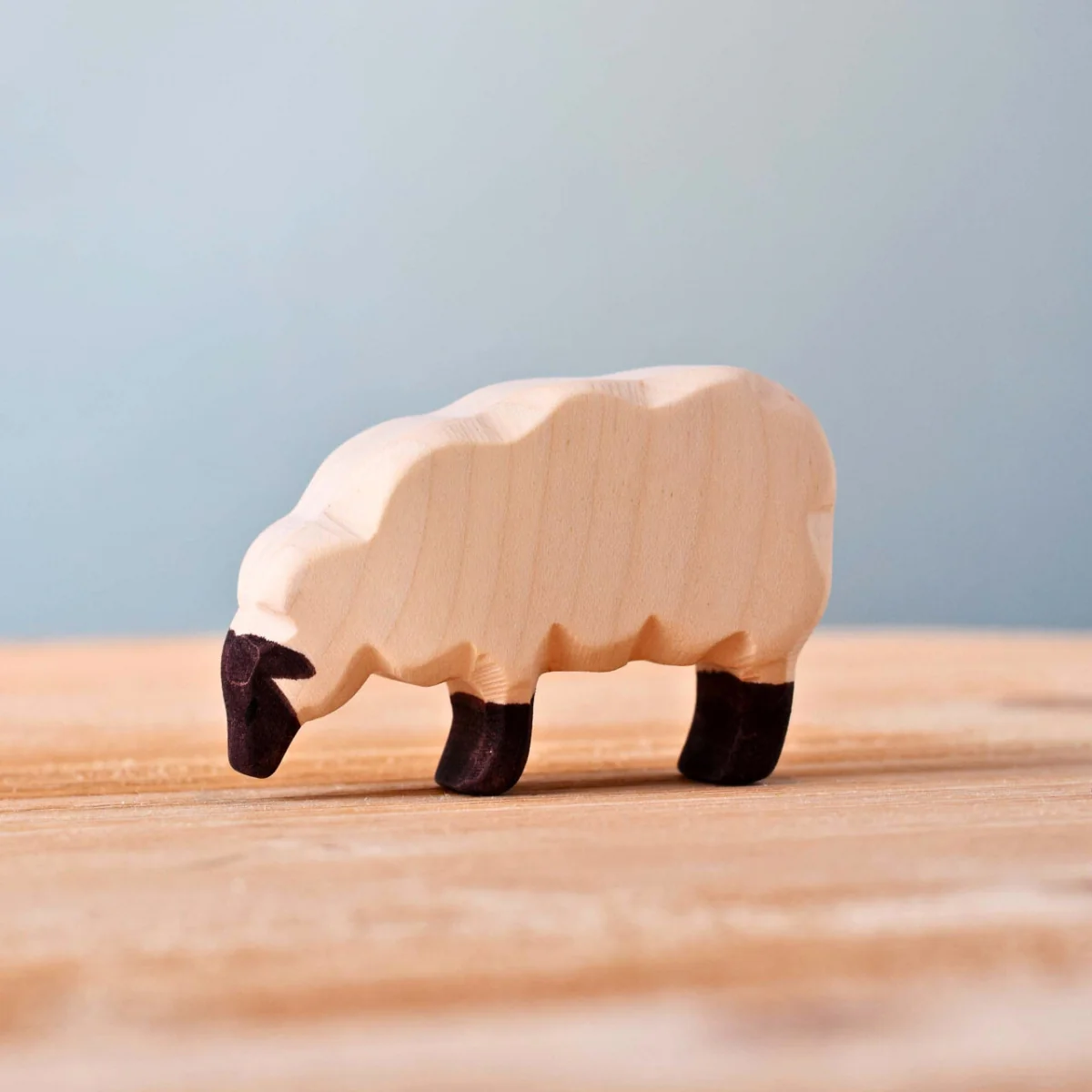 BumbuToys Waterscape Wooden Figures - Sheep & Lamb by the River - Set of 5 - Image 6