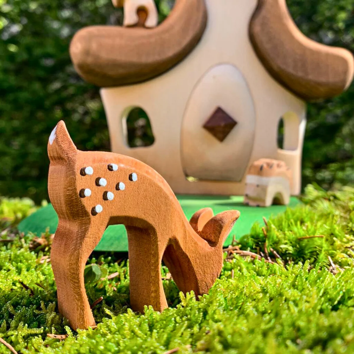 BumbuToys Wooden Animal - Deer Fawn - Eating - Image 4
