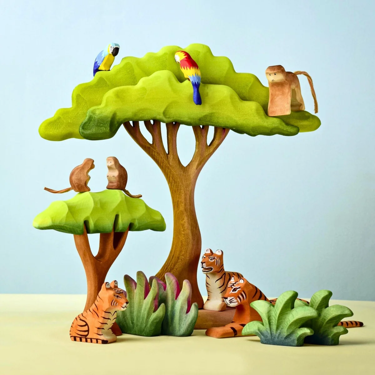 BumbuToys Wooden Bird - Amazon Parrot - Image 4