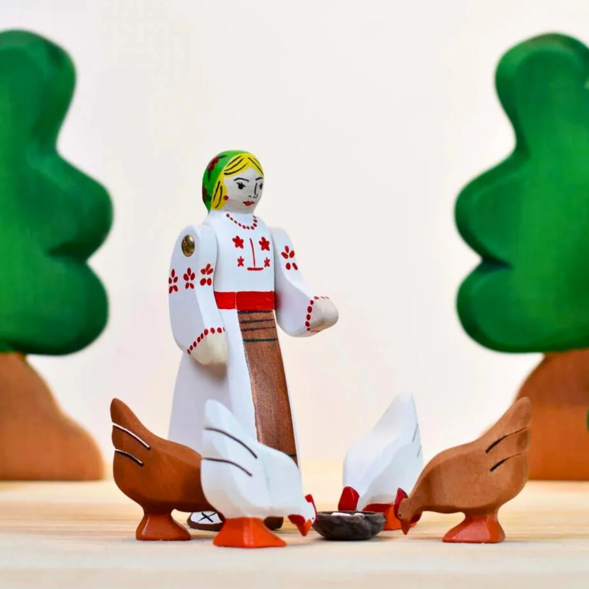 BumbuToys Wooden Bird - Chicken Hen - Brown - Image 3