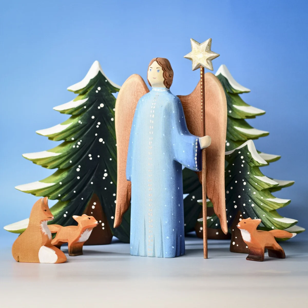 BumbuToys Wooden Christmas Figure - Angel with Shining Star - Image 2
