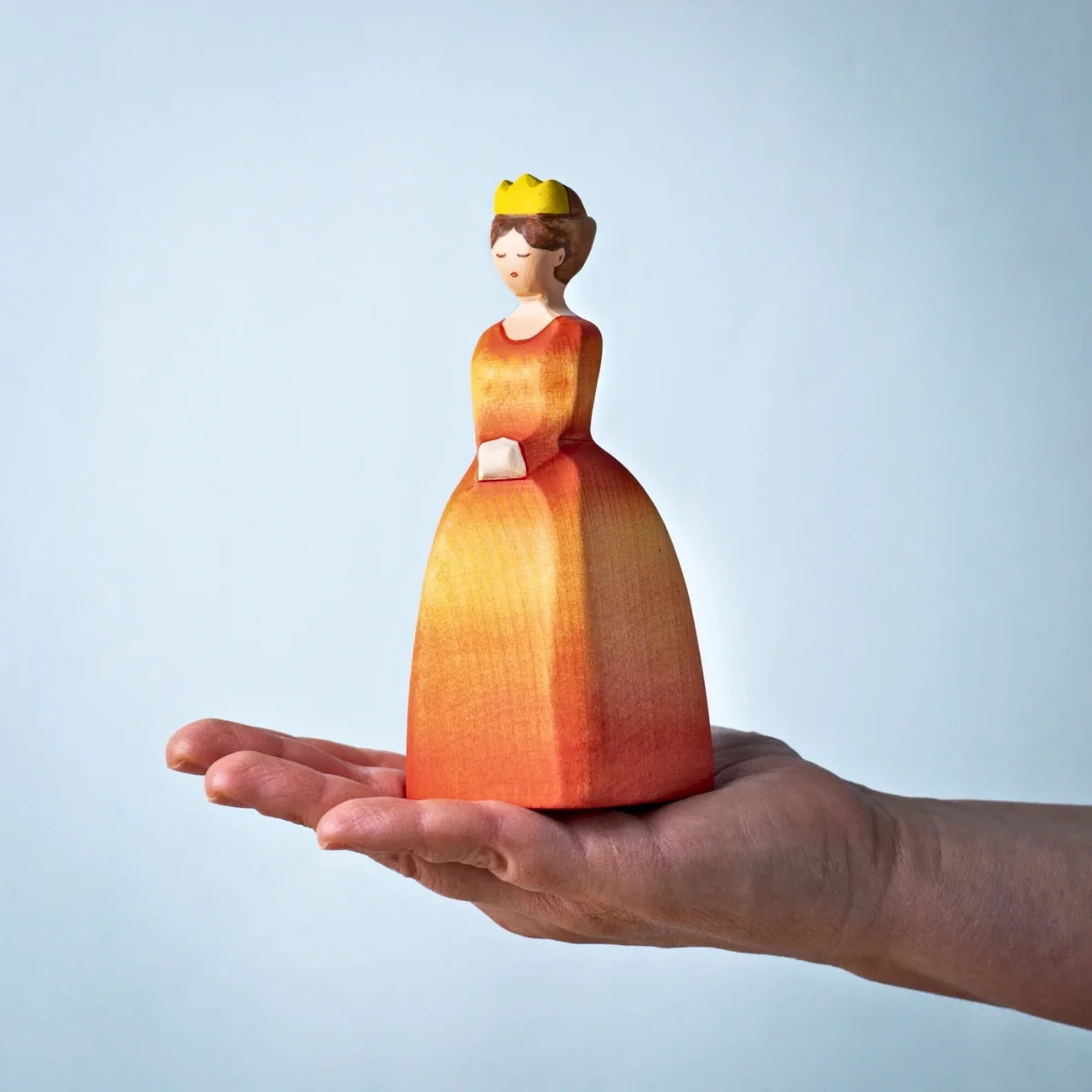 BumbuToys Wooden Medieval Figure - Princess - Image 3