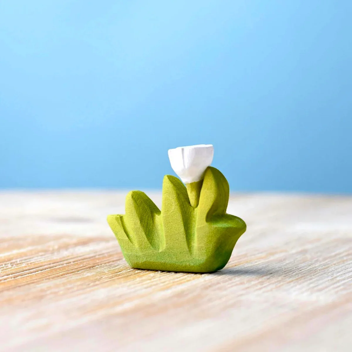 BumbuToys Wooden Plant Figure - Grass with Flower - Small, White