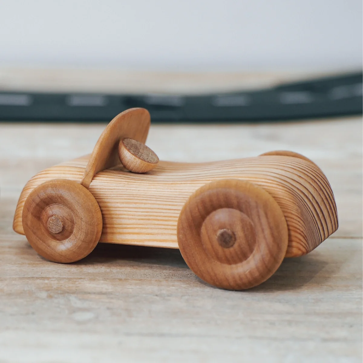 Telleby Debresk Small Sports Car - Image 7