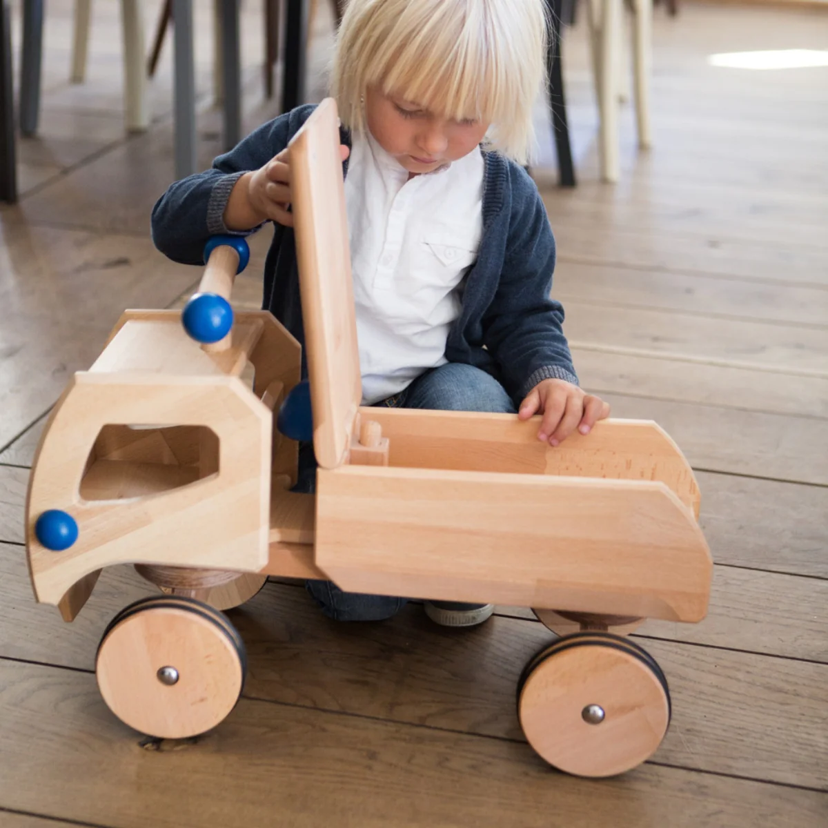Dynamiko Wooden Ride On - Transporter Walnut 'Fred' - Image 4