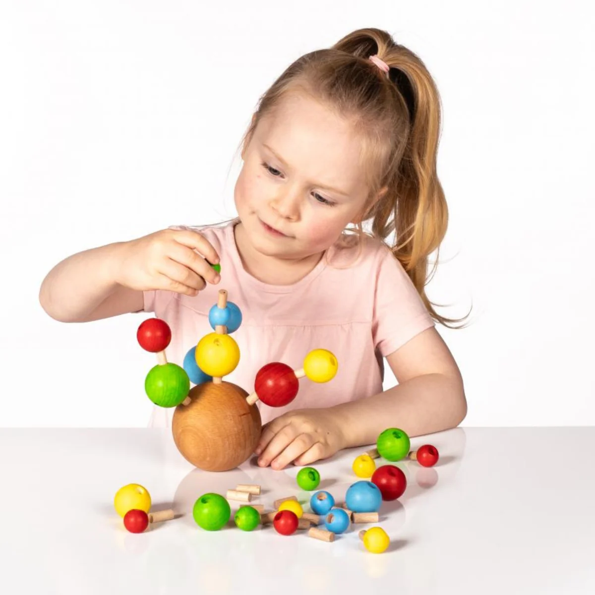 Erzi Wooden Educational Toy - Fröbel Pegs & Balls - Image 2