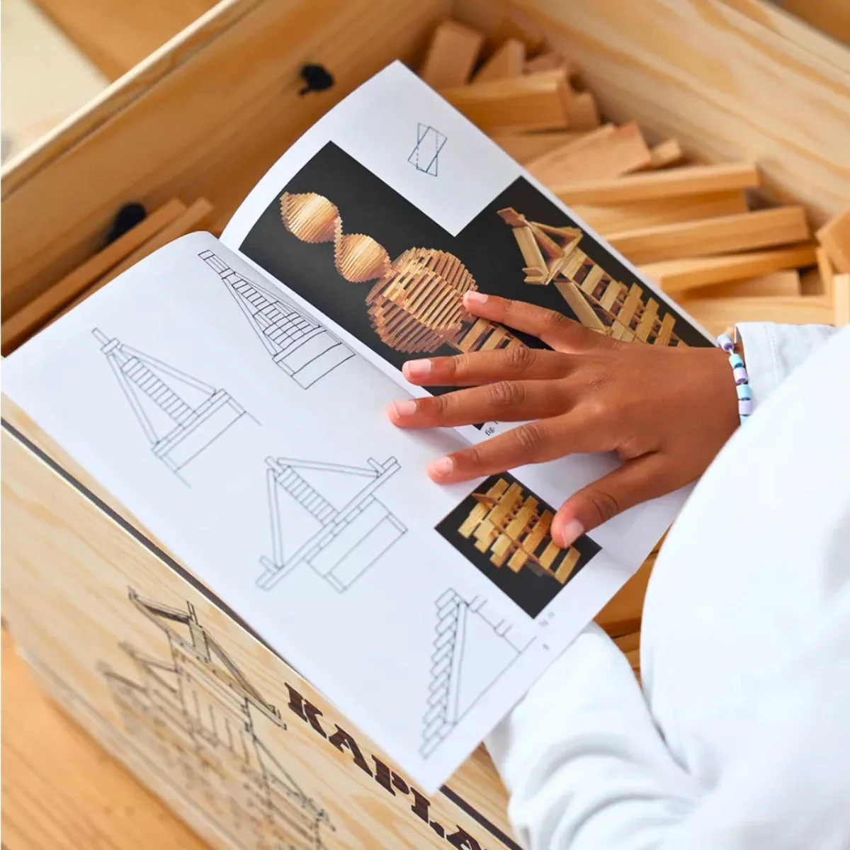 KAPLA School Pack - 1000 Building Plank Box, 4 x Art Books and FREE Teacher & Classroom Resources - Image 7
