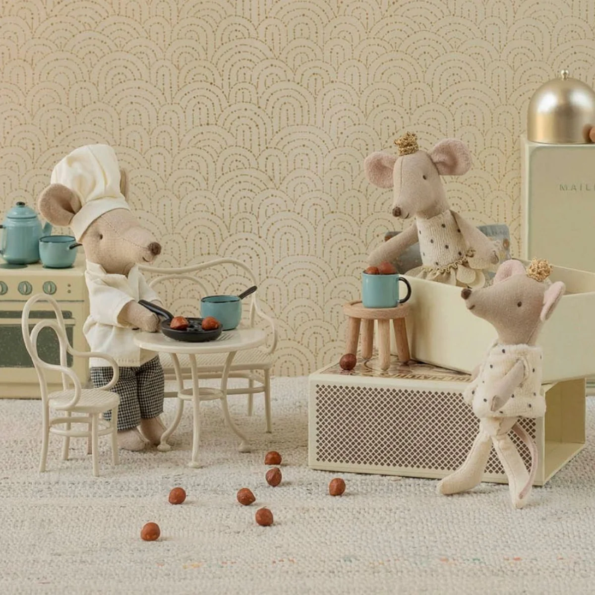 Maileg Mouse Big Brother - Chef w/ Pot & Spoon (2026) - Image 4