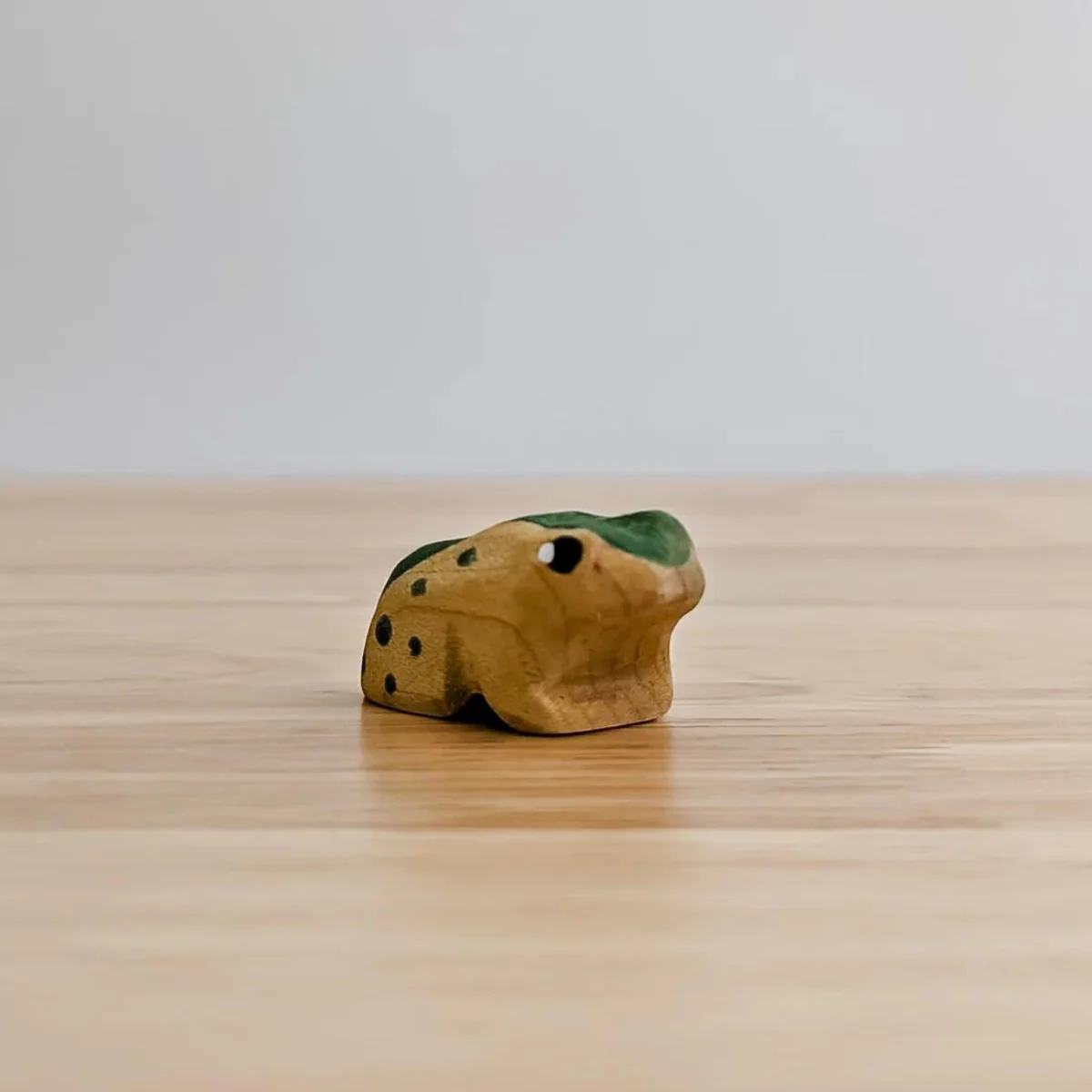 NOM Handcrafted - Frog Poison Dart Yellow and Green - Image 3