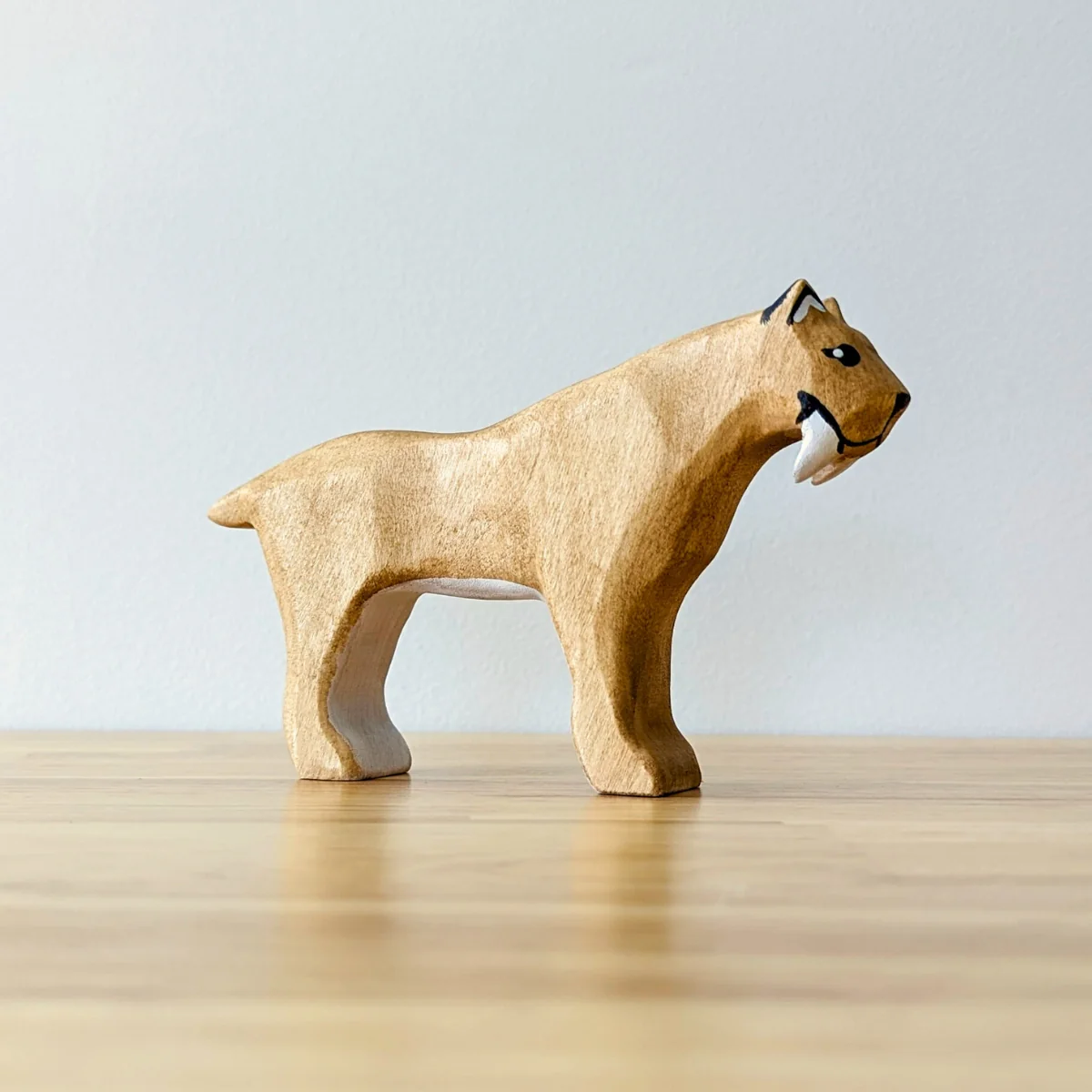 NOM Handcrafted - Sabre Tooth Cat Smilodon Plain - Image 2