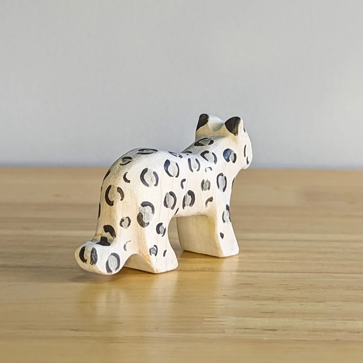 NOM Handcrafted - Snow Leopard Small - Image 3