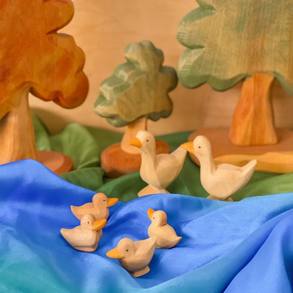 Predan Duck Swimming - Image 4