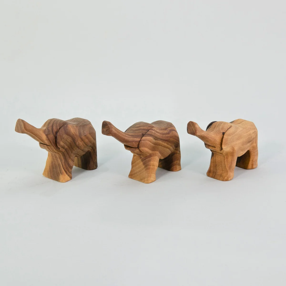 Predan Elephant Small Trunk Up - Image 3