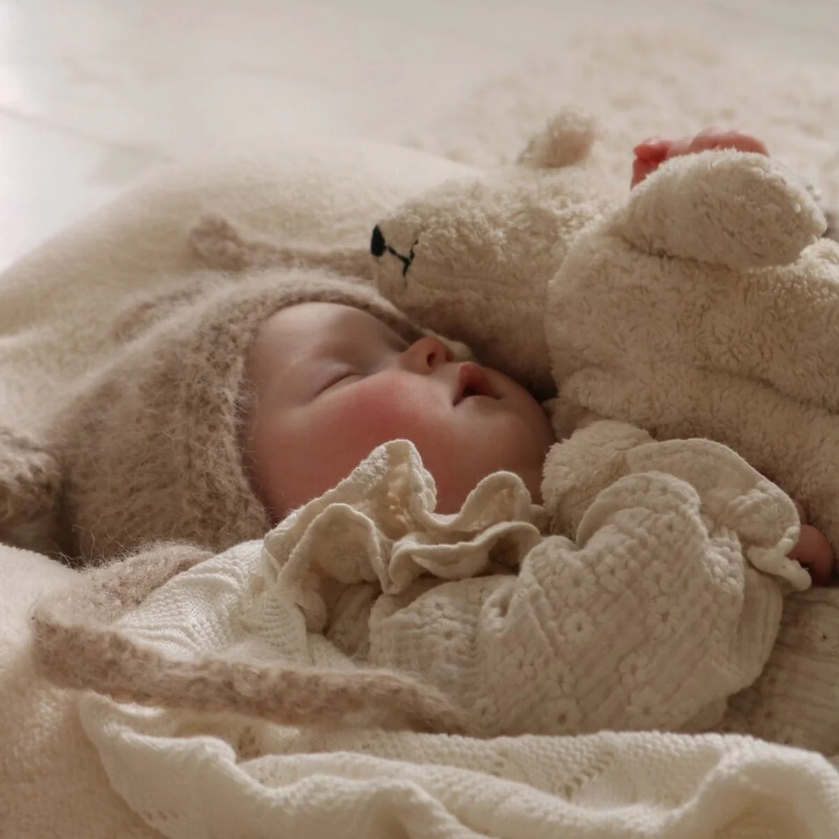 SENGER Floppy Animal - Bear Small White - Image 4