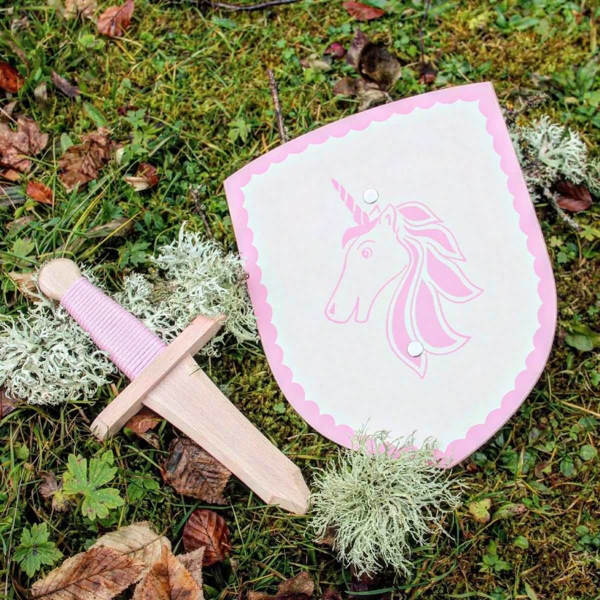 VAH Shield & Sword Mini Set Isolde - Image 2
